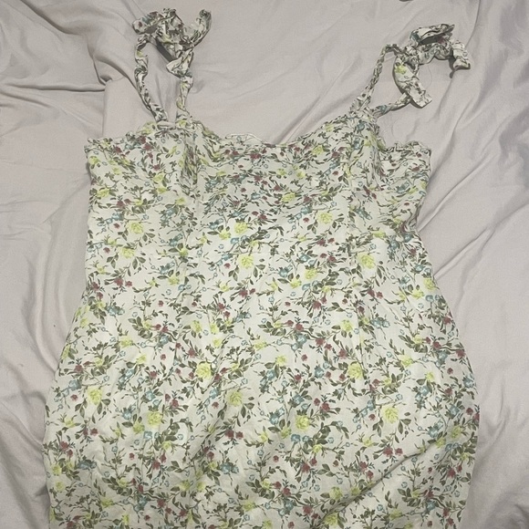 Cute short flower pattern dress - Picture 2 of 3